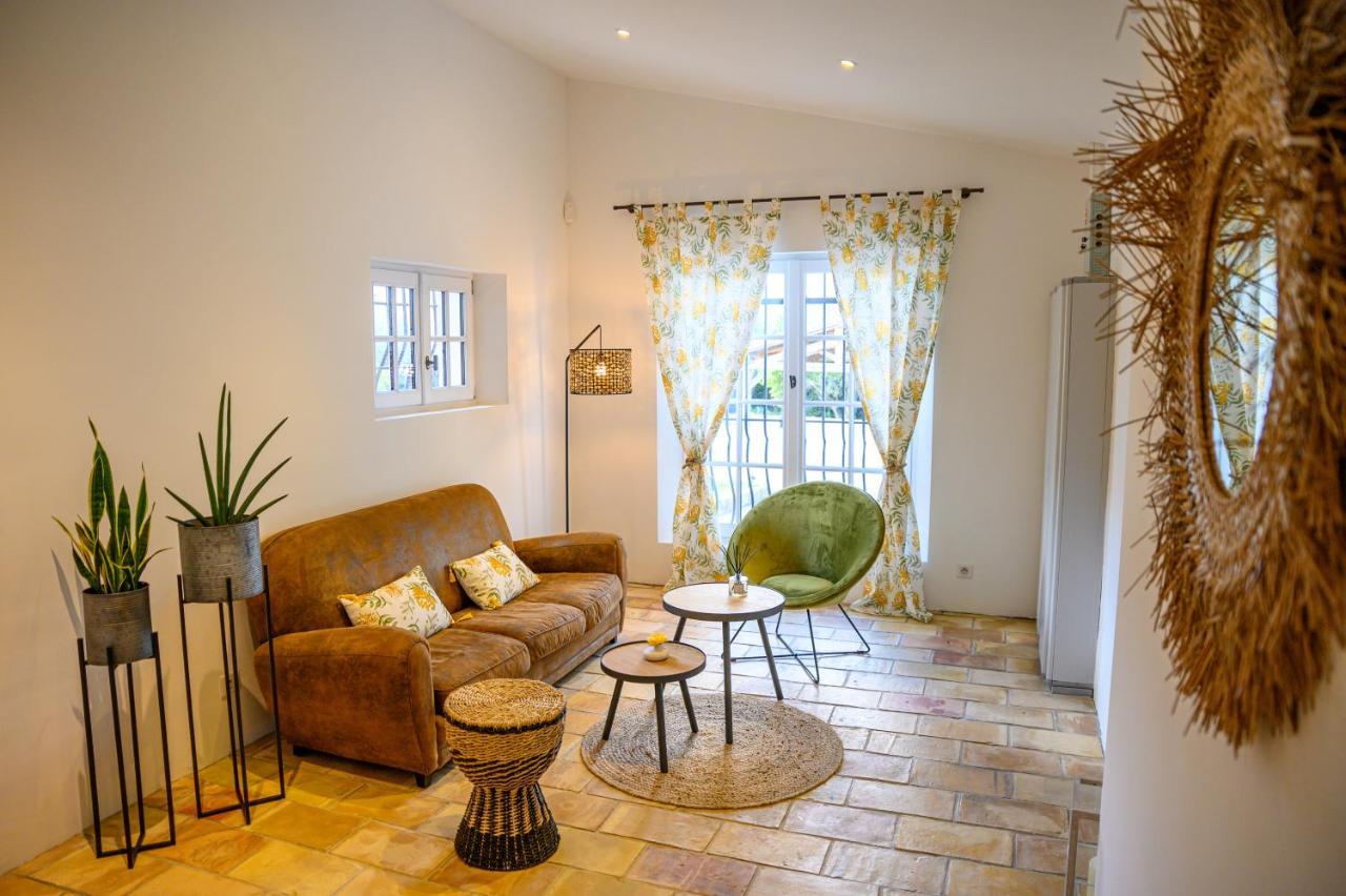 Le Mas De La Source Bed & Breakfast Мужен Екстериор снимка