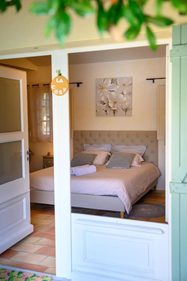 Le Mas De La Source Bed & Breakfast Мужен Екстериор снимка