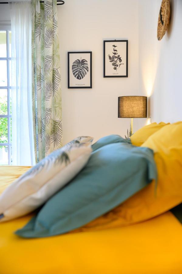 Le Mas De La Source Bed & Breakfast Мужен Екстериор снимка
