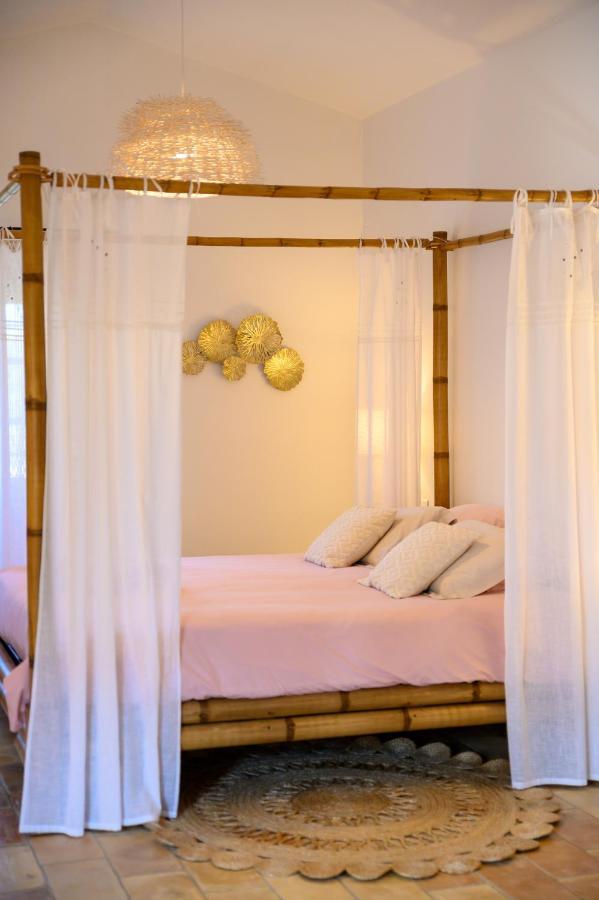 Le Mas De La Source Bed & Breakfast Мужен Екстериор снимка