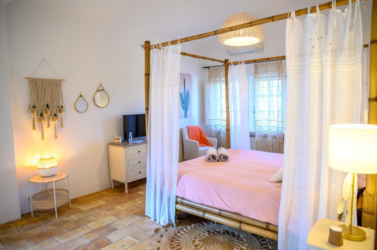 Le Mas De La Source Bed & Breakfast Мужен Екстериор снимка