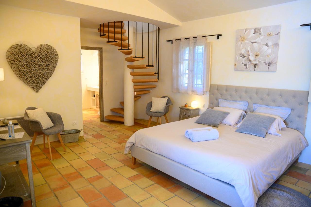 Le Mas De La Source Bed & Breakfast Мужен Екстериор снимка