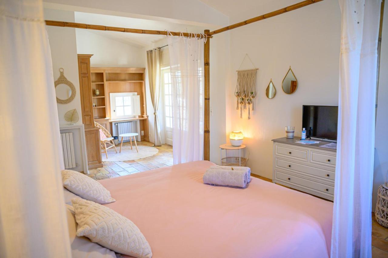 Le Mas De La Source Bed & Breakfast Мужен Екстериор снимка