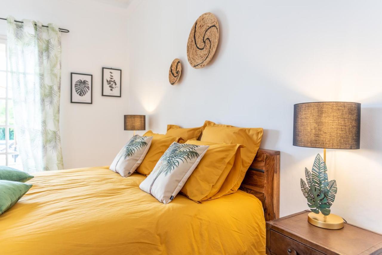 Le Mas De La Source Bed & Breakfast Мужен Екстериор снимка