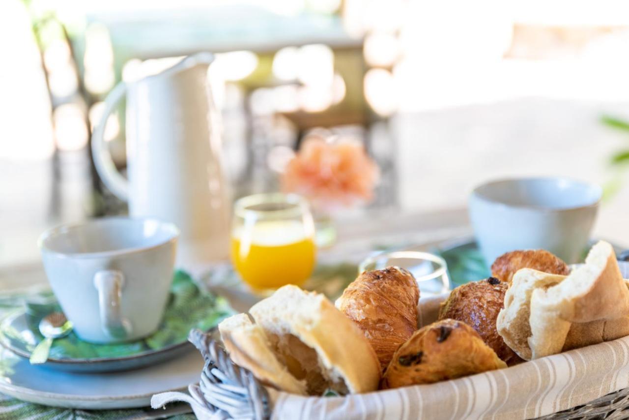 Le Mas De La Source Bed & Breakfast Мужен Екстериор снимка