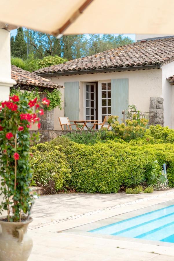 Le Mas De La Source Bed & Breakfast Мужен Екстериор снимка