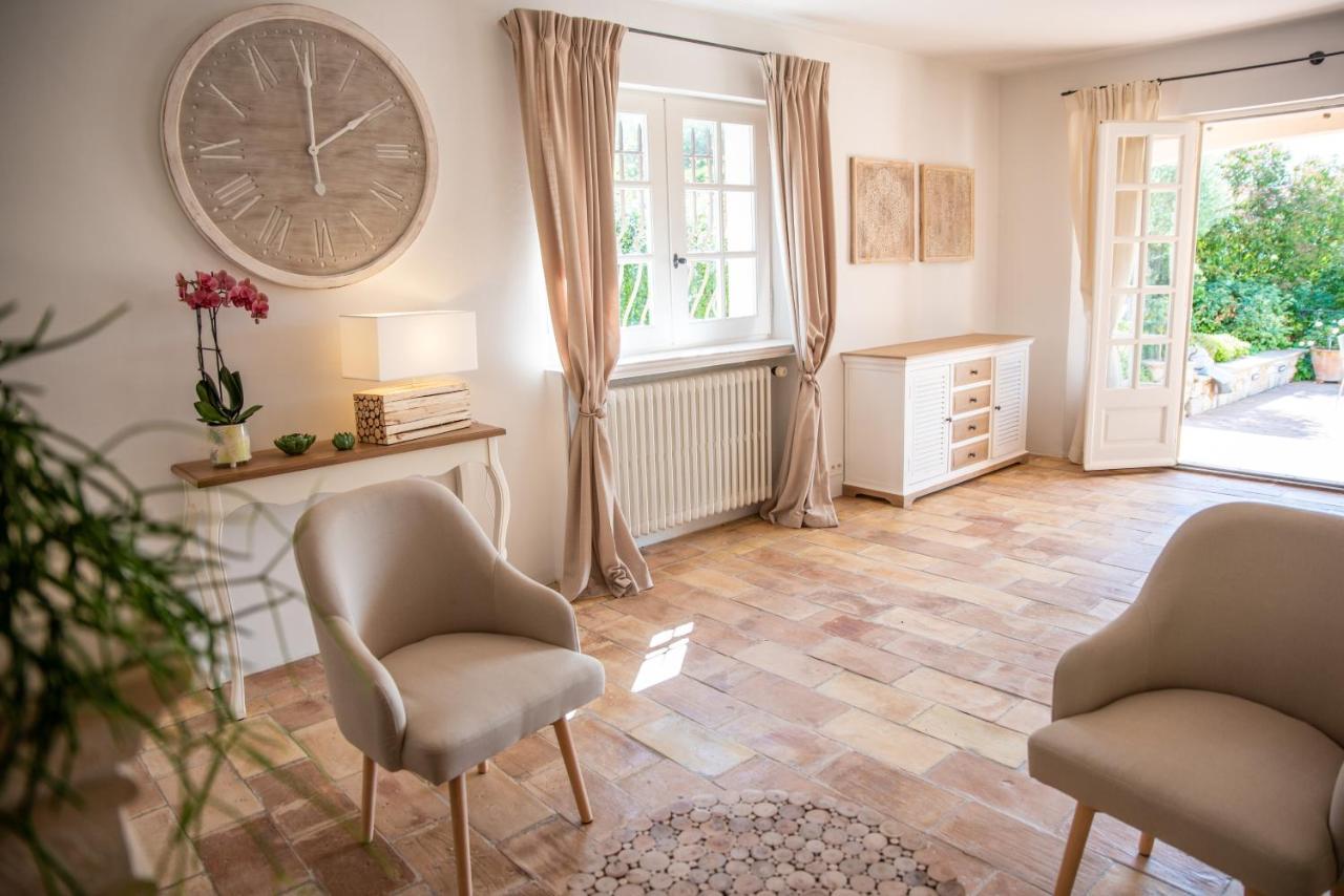 Le Mas De La Source Bed & Breakfast Мужен Екстериор снимка