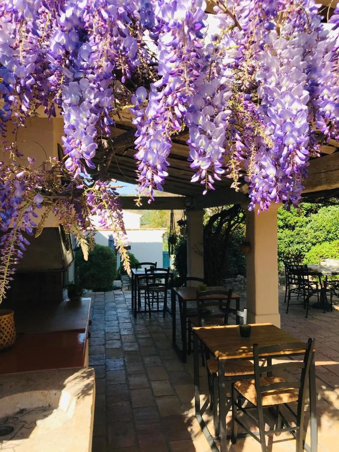 Le Mas De La Source Bed & Breakfast Мужен Екстериор снимка